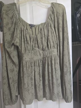 torrid Olive Textured Floral Peasant Top - Long Sleeve